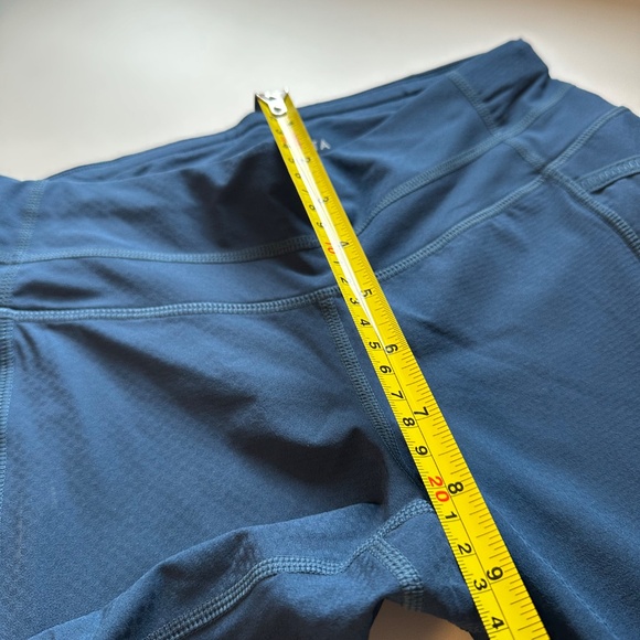 NWT Athleta Dobby Be Free Knicker Capri Leggings | Size XS - Picture 10 of 11